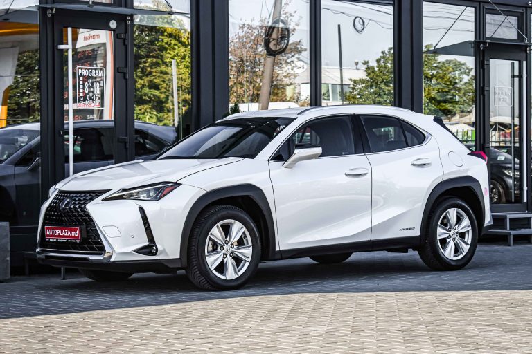Lexus UX250h