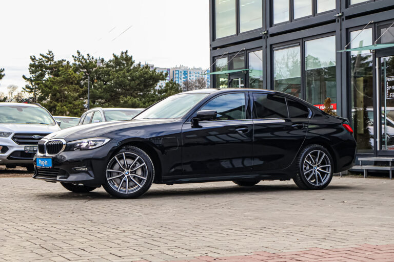 BMW 330e