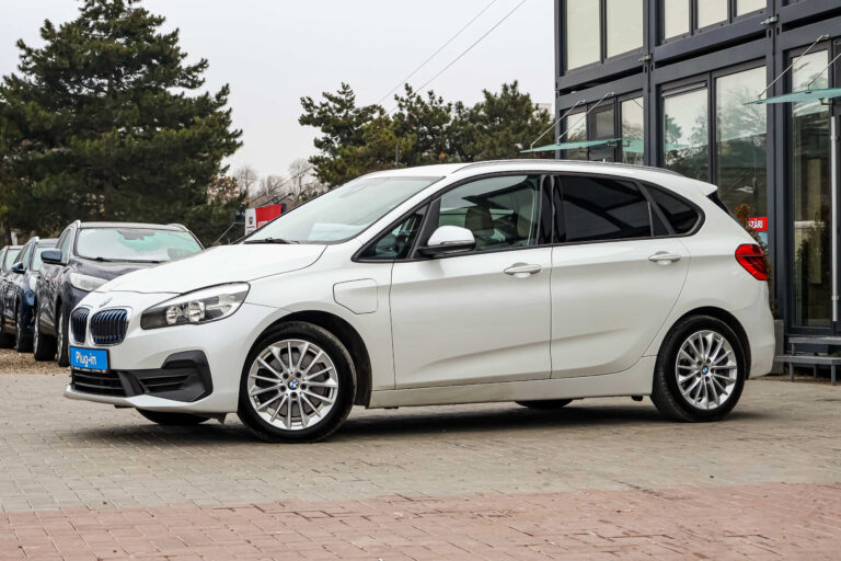 BMW  225xe