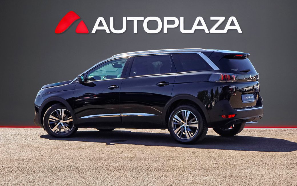 Peugeot 5008 2021