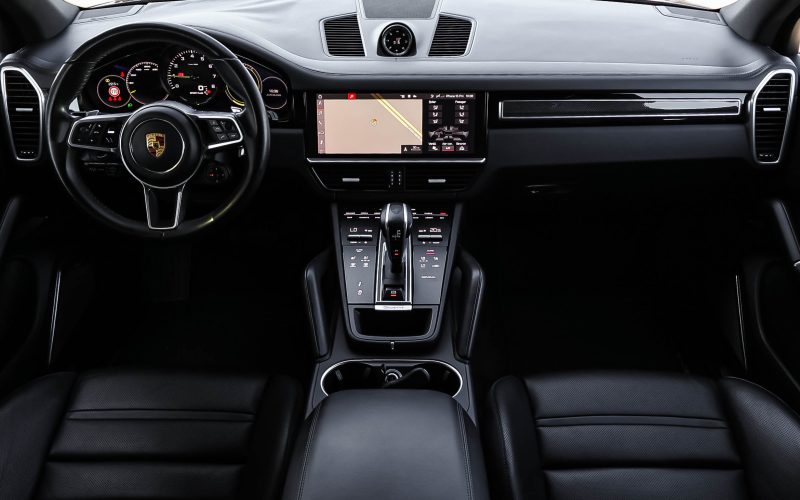 Porsche Cayenne 2021