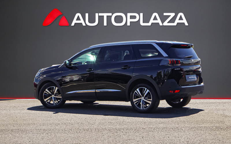 Peugeot 5008 2021