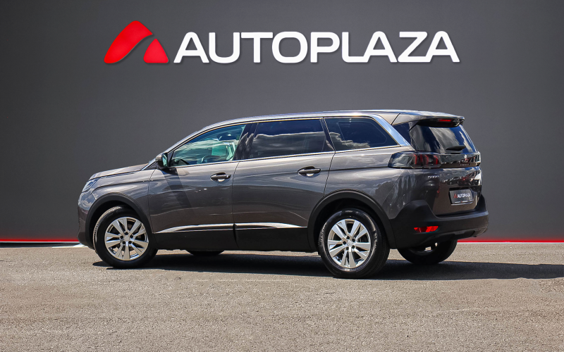 Peugeot 5008 2021