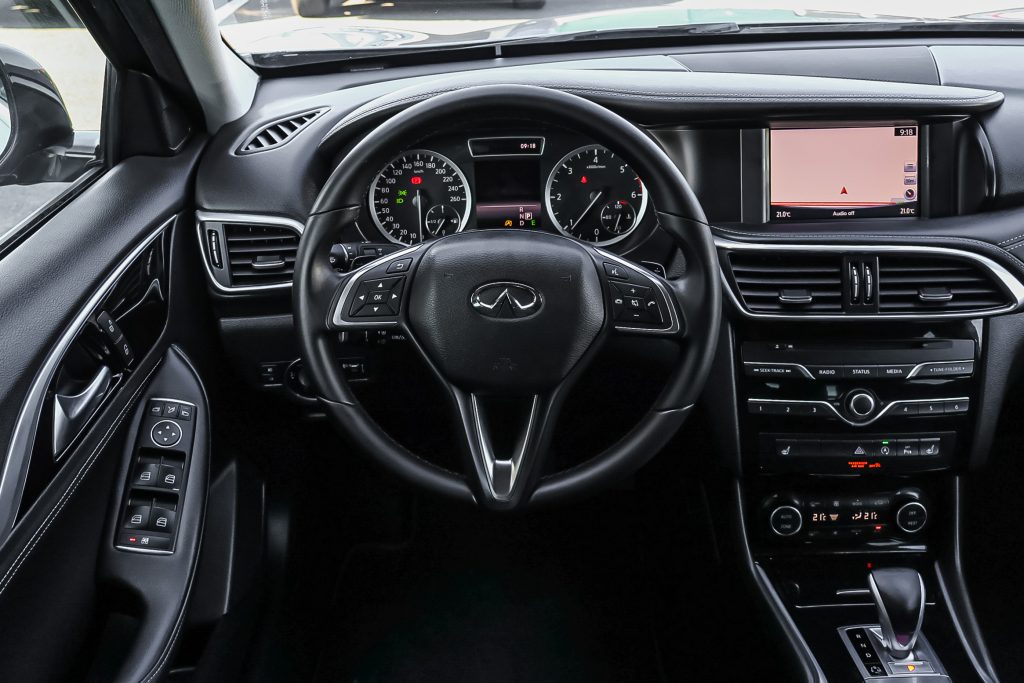 Infinity Q30