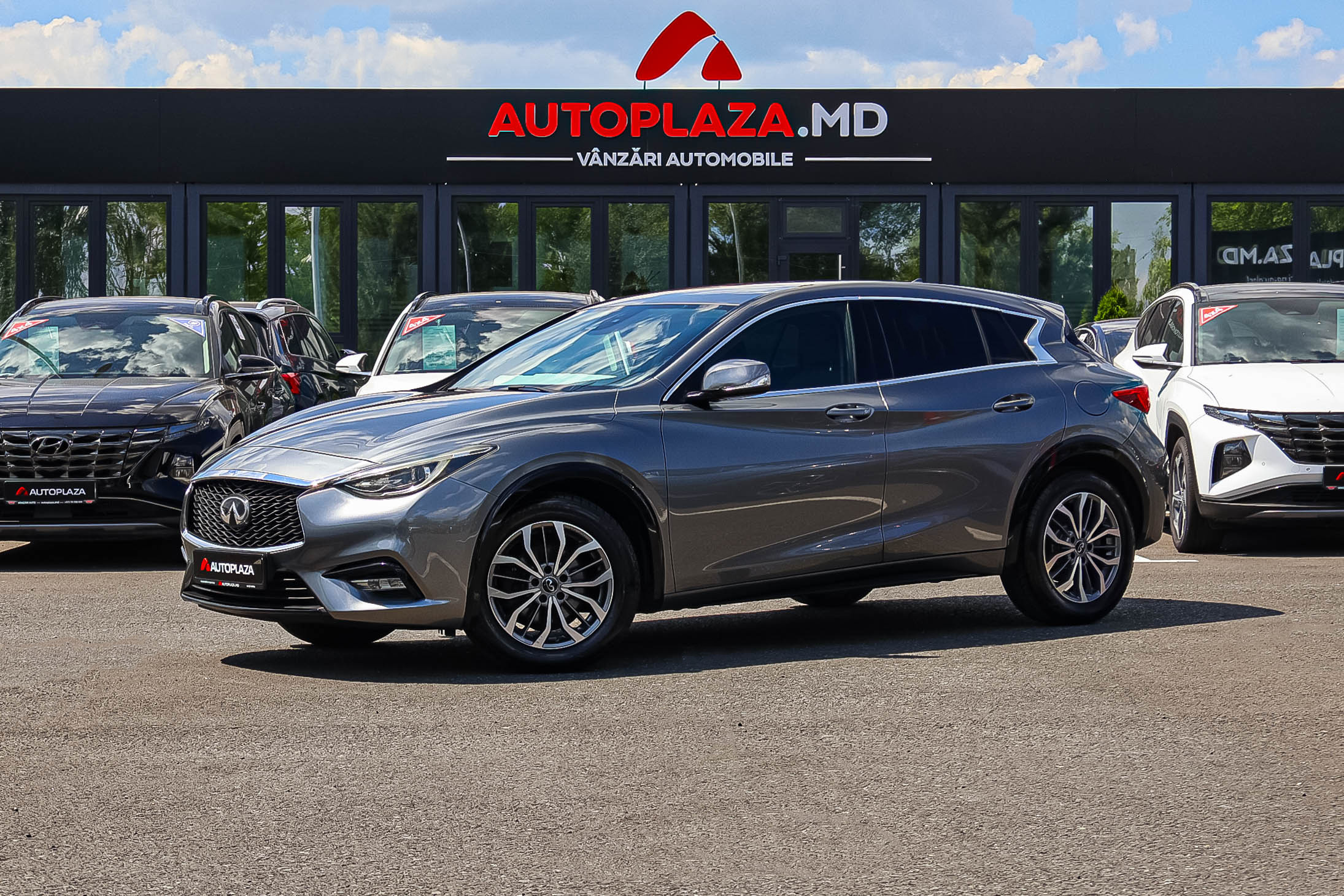 Infinity Q30