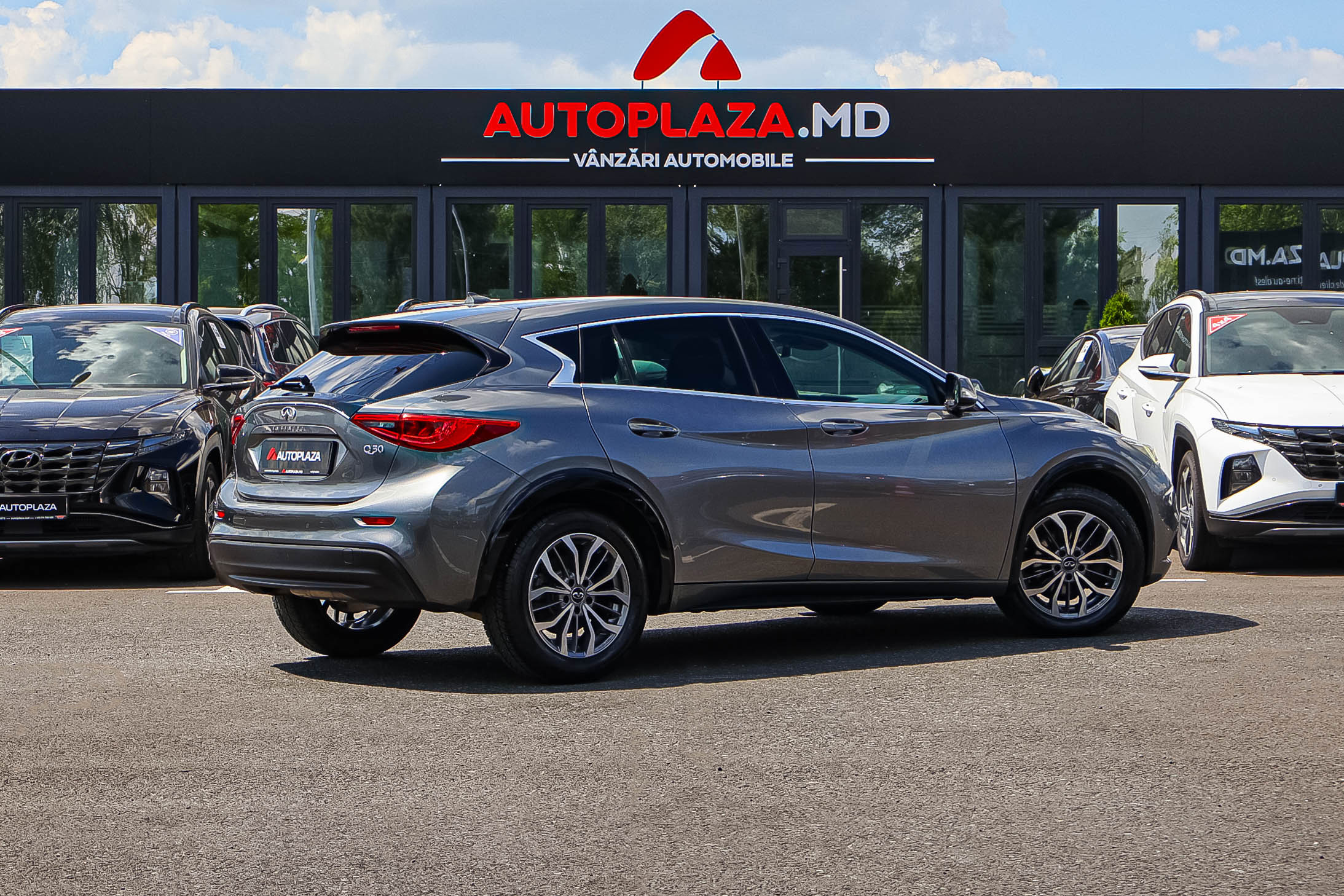 Infinity Q30