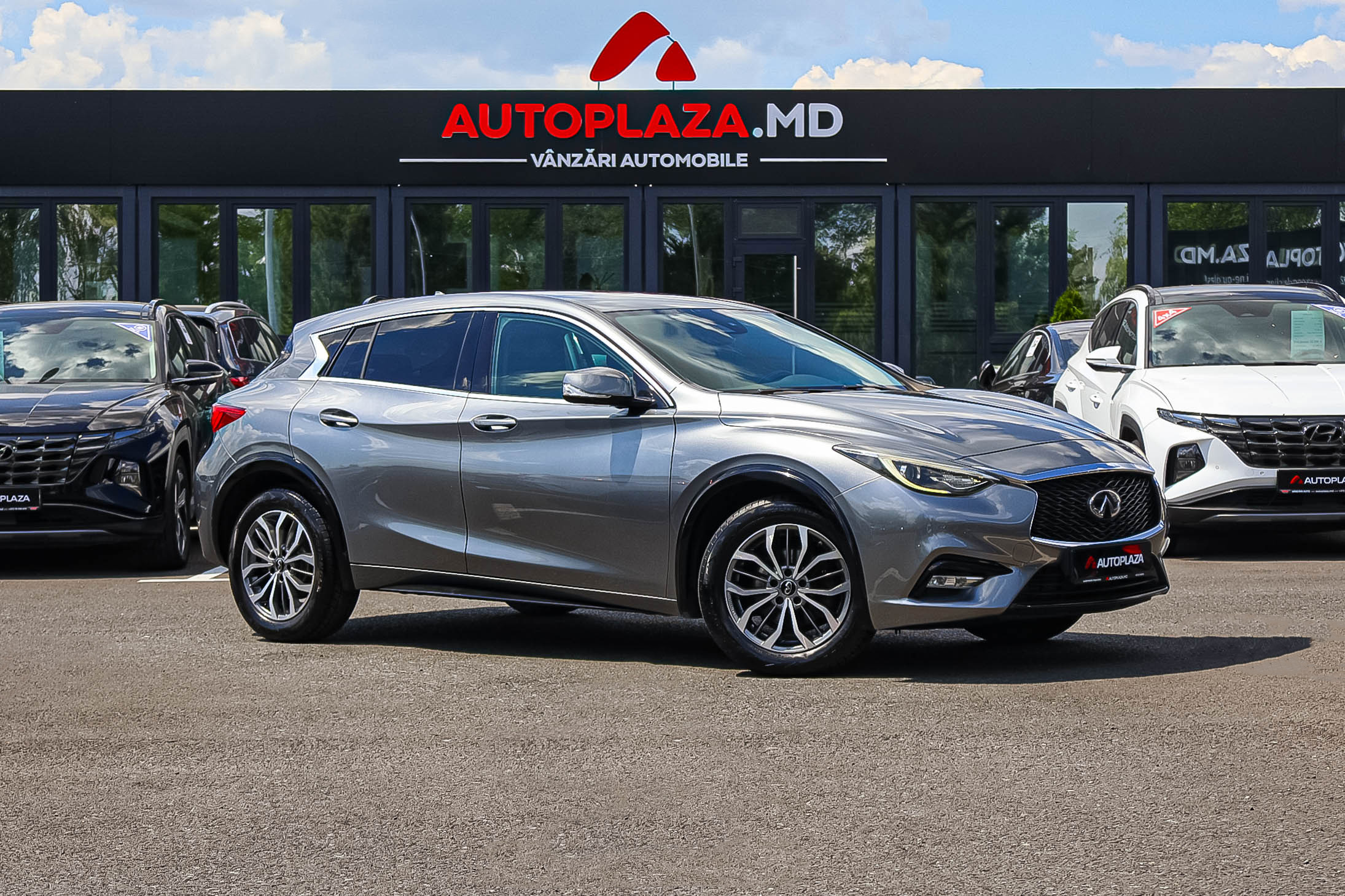 Infinity Q30