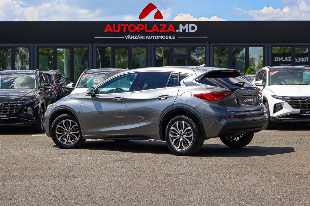 Infinity Q30