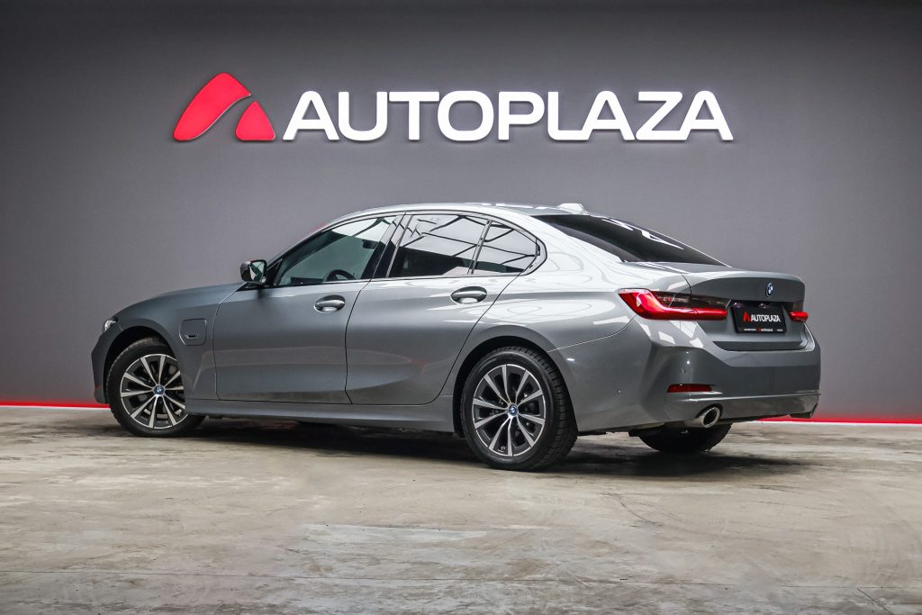 BMW 3 Series 2023