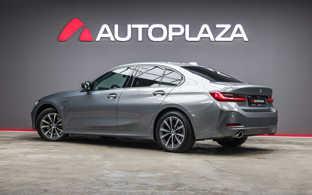 BMW 3 Series 2023