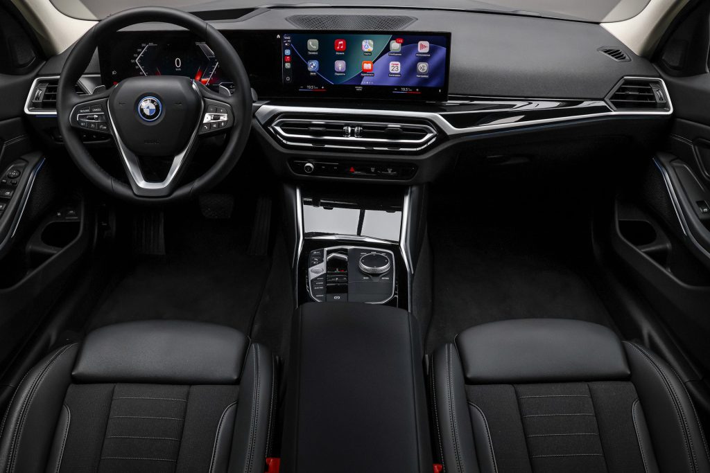 BMW 3 Series 2023