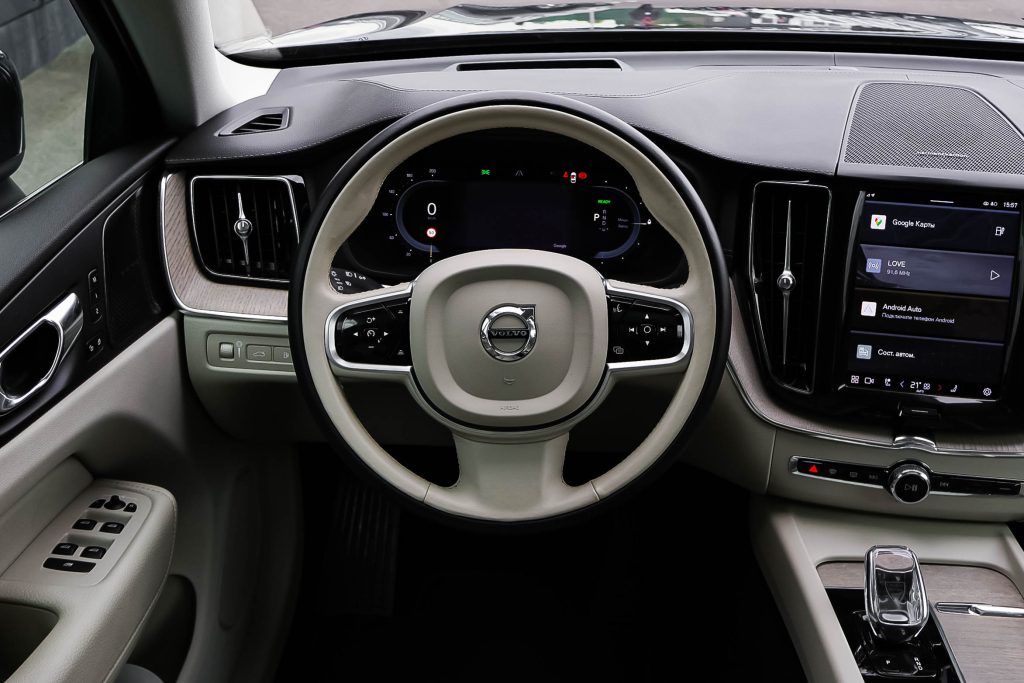 Volvo XC60 2021