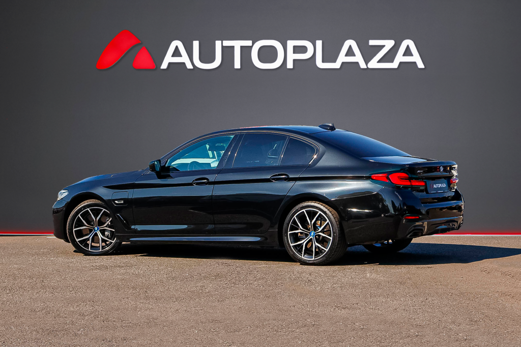 BMW 5 Series 2023