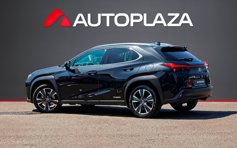 Lexus UX 2021