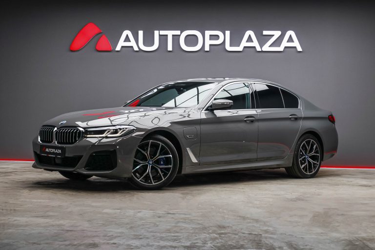 BMW 5 Series 2021
