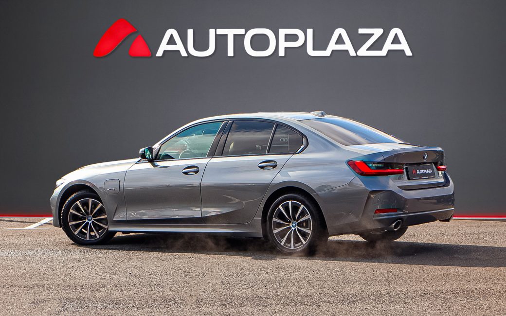 BMW 3 Series 2023