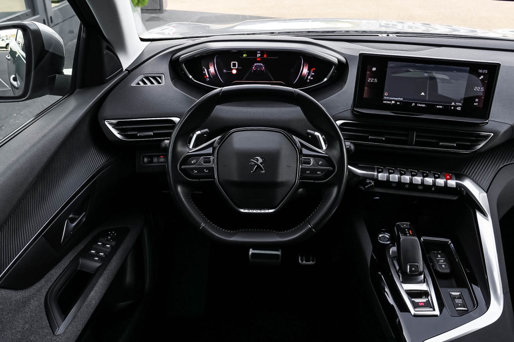 Peugeot 5008 2021