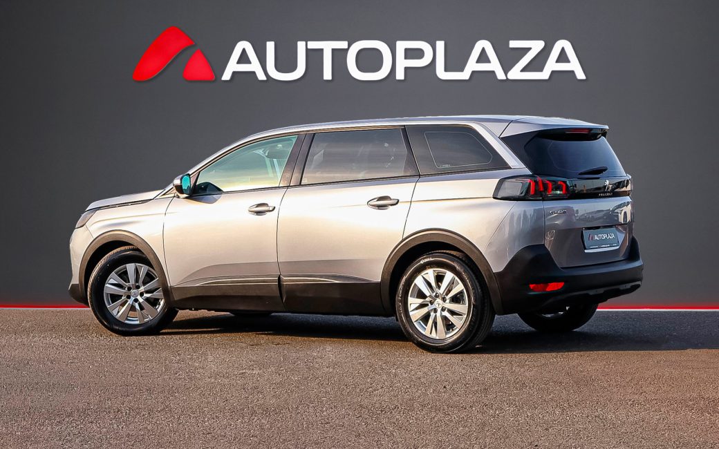 Peugeot 5008 2021