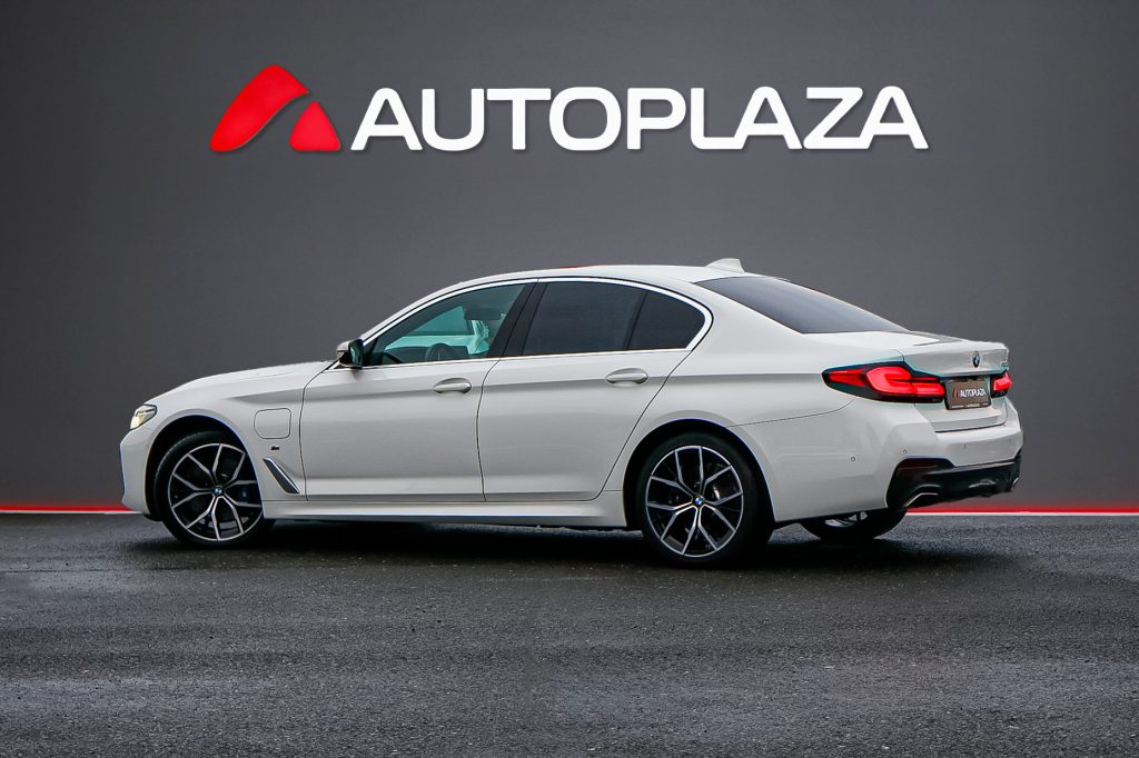 BMW 5 Series 2021